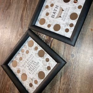 Bathroom decor set of 2